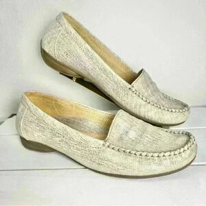 Gabor Women’s Metallic Handmade Moccasin Size 8 1/2 US (UK sizing 6)
